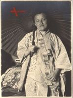 Historisches Foto, Deutsche Frau im japanischem Kimono, Schirm
