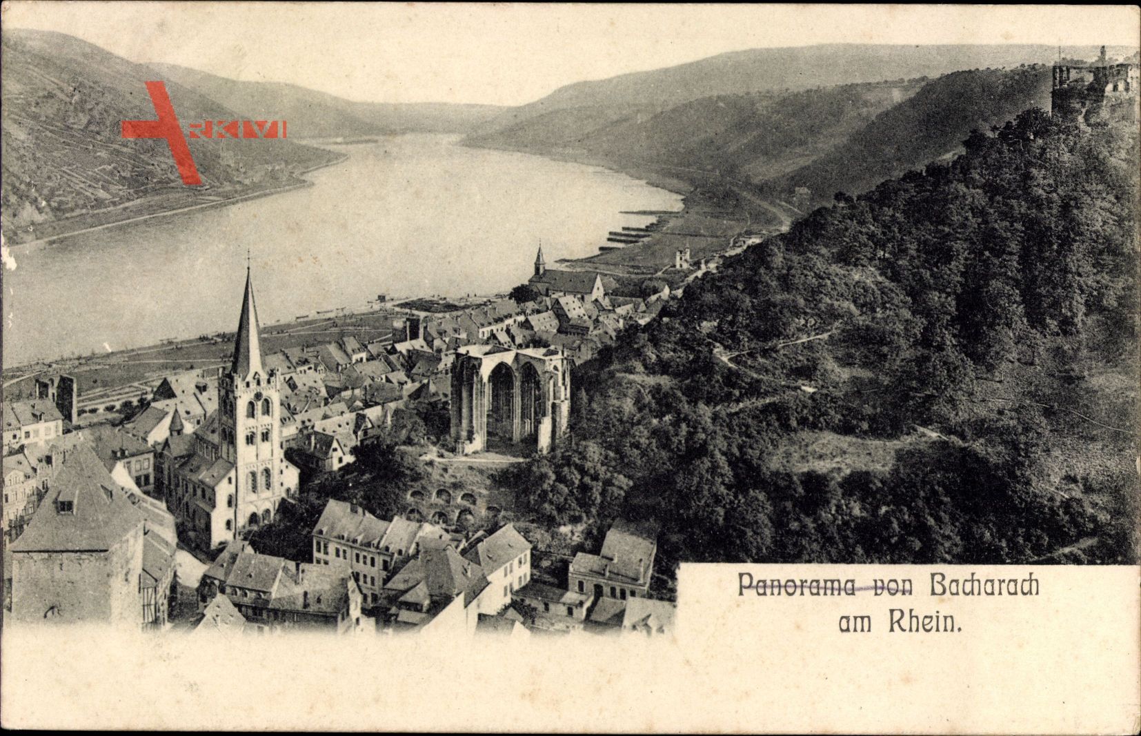 Bacharach am Rhein im Kreis Mainz Bingen, Panorama vom Ort, Kirchenruine