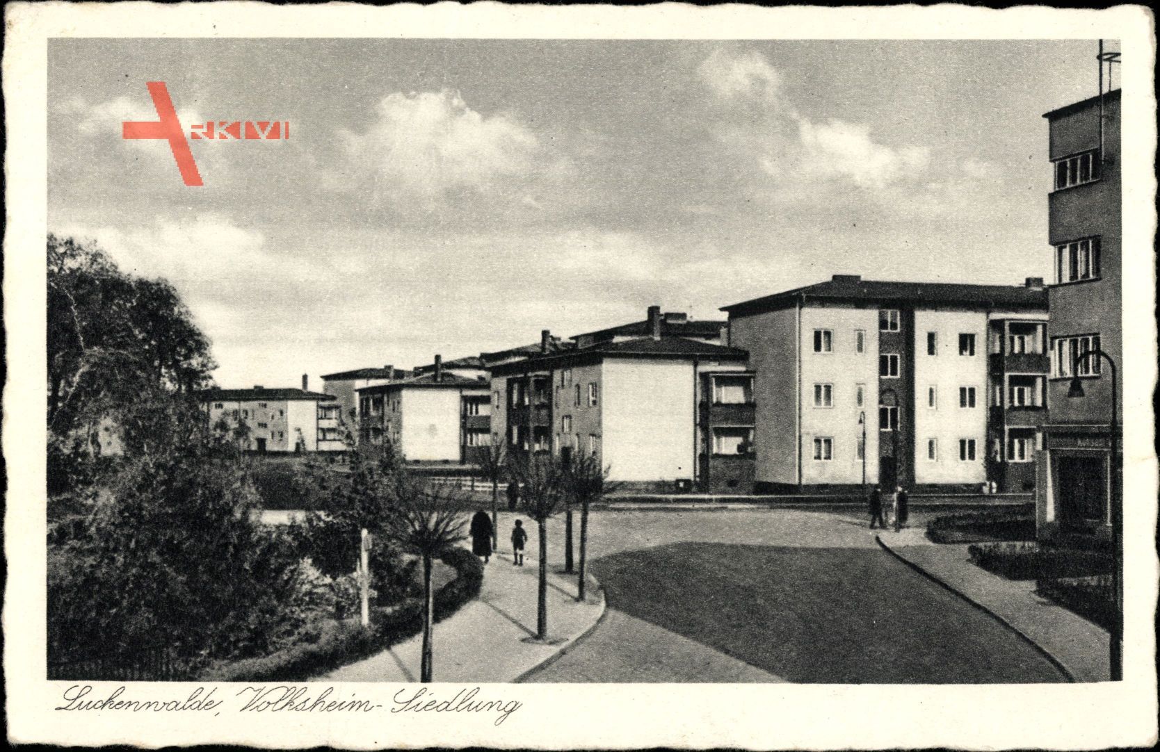 Luckenwalde Kr. Teltow Fläming, Volksheim Siedlung, Straßenpartie, Plattenbau