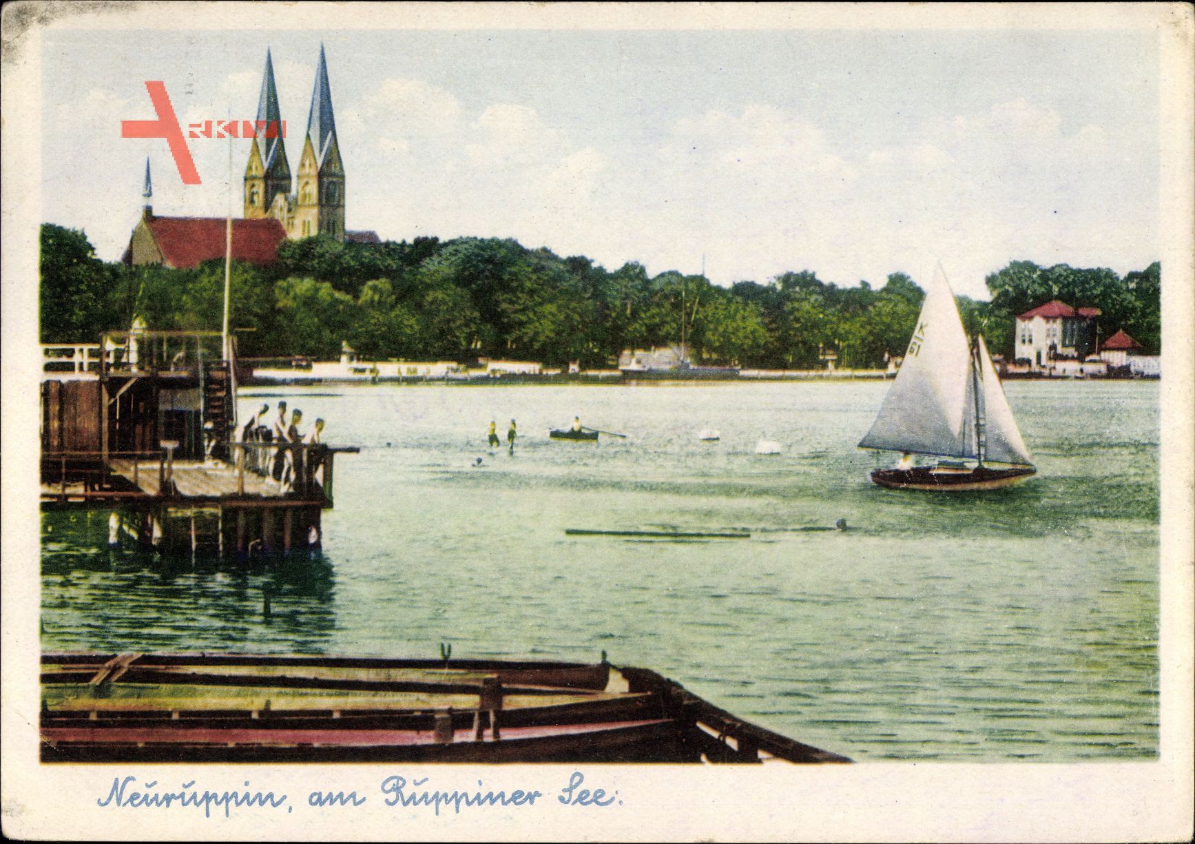 Neuruppin in Brandenburg, Partie am Ruppiner See, Segelboot, Kirche