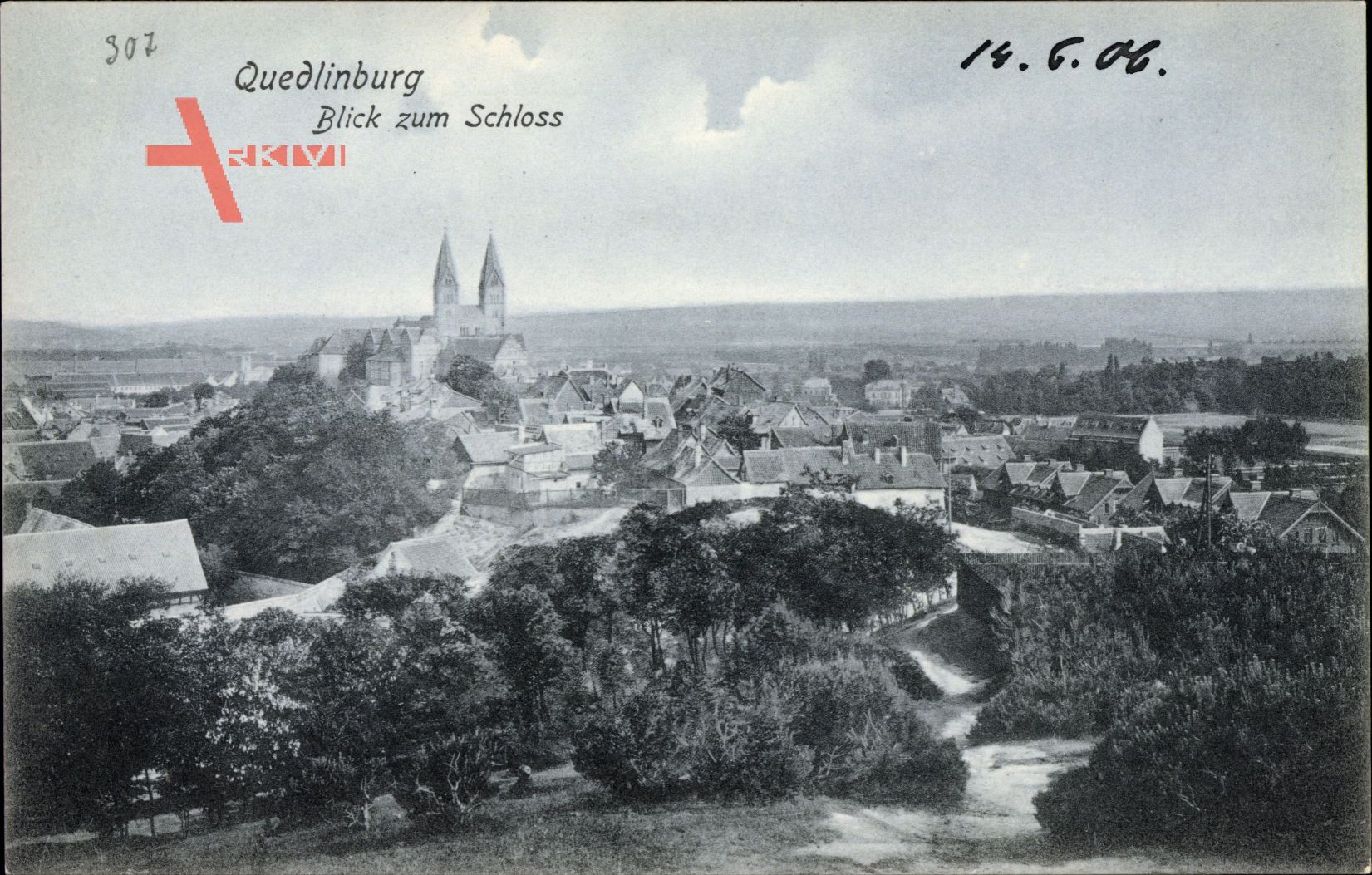 Quedlinburg im Harz, Blick auf den Ort und zum Schloss, Weg
