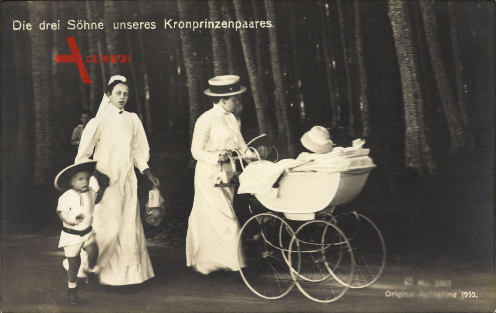 Die drei Söhne des deutschen Kronprinzenpaares, Kinderwagen, Kindermädchen