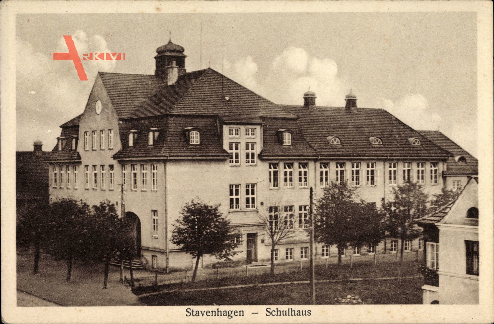 Reuterstadt Stavenhagen, Straßenpartie mit Blick auf das Schulhaus