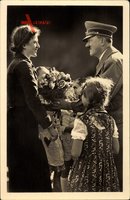 Führer und Reichskanzler Adolf Hitler, Deutscher Frühling, Frau, Mädchen, Blumenstrauß