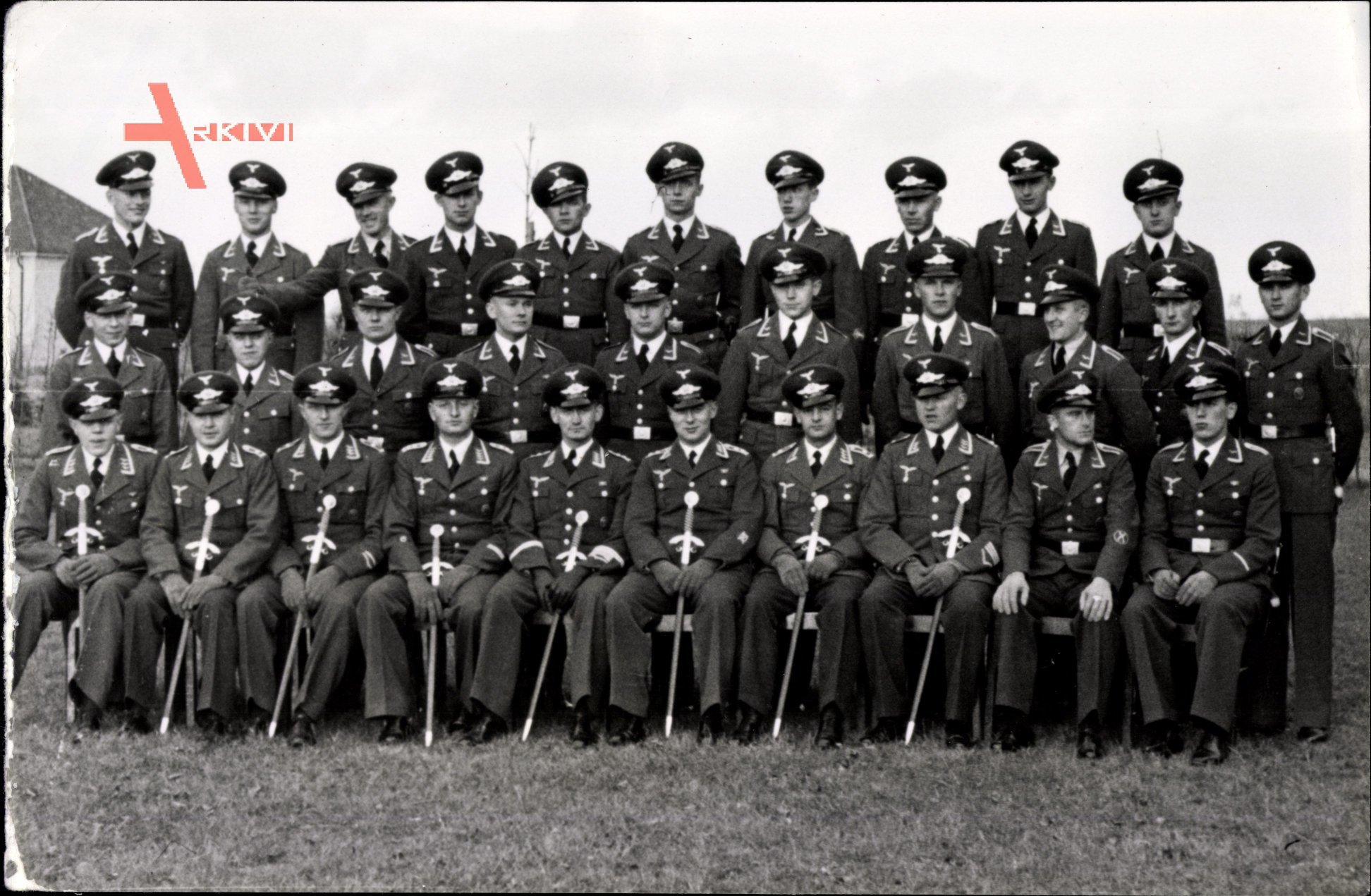 Foto Prenzlau in der Uckermark, Fliegerhorst, Luftwaffe, Uniformierte, Offiziersschwerter, II. WK
