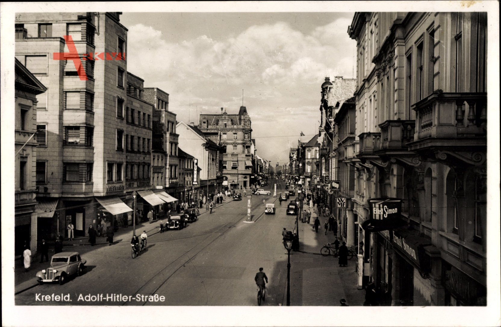 Krefeld am Niederrhein, Blick auf die Adolf Hitler Straße, Geschäft Ernst Simon