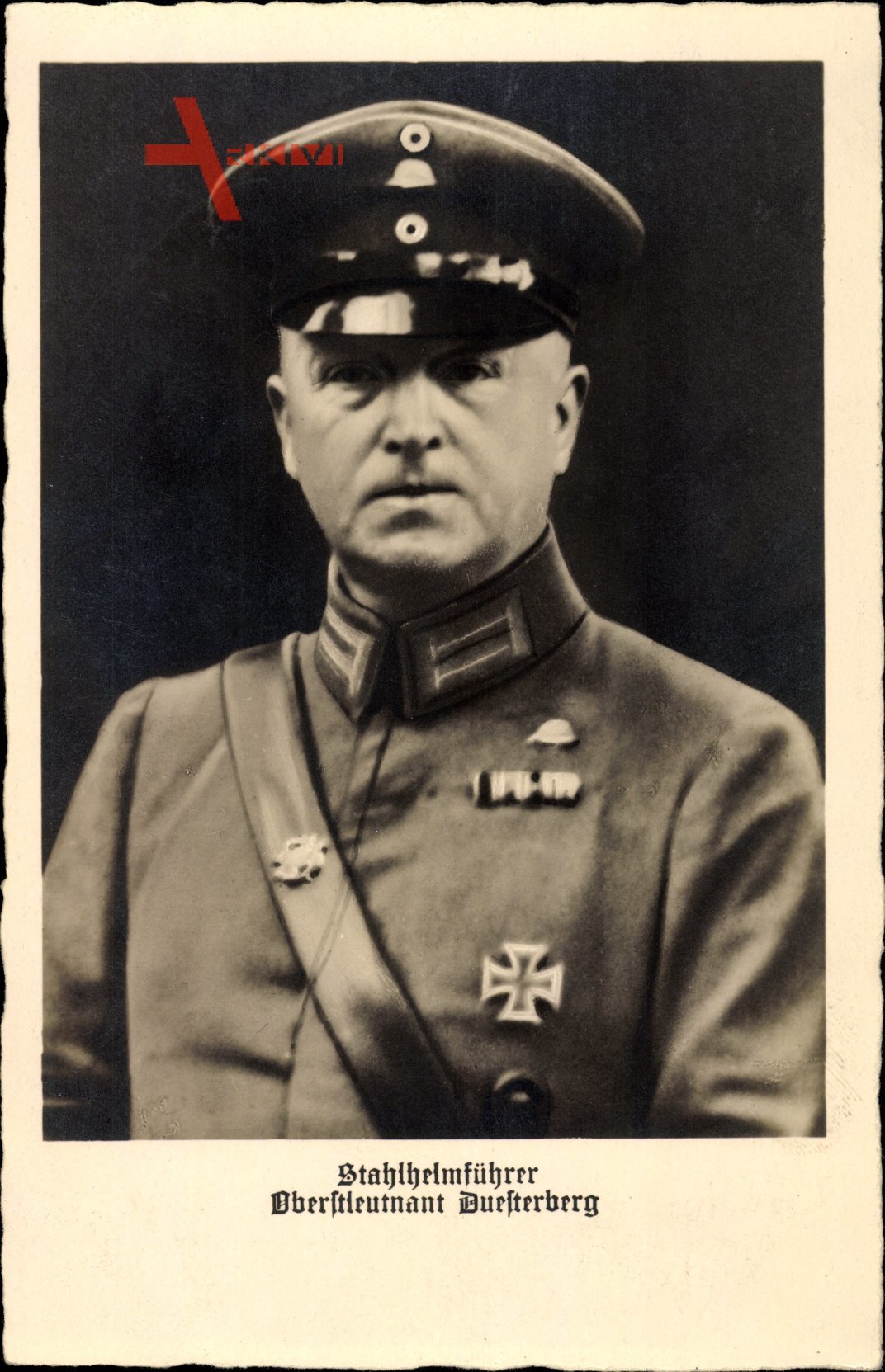 Stahlhelmführer Oberstleutnant Theodor Duesterberg in Uniform