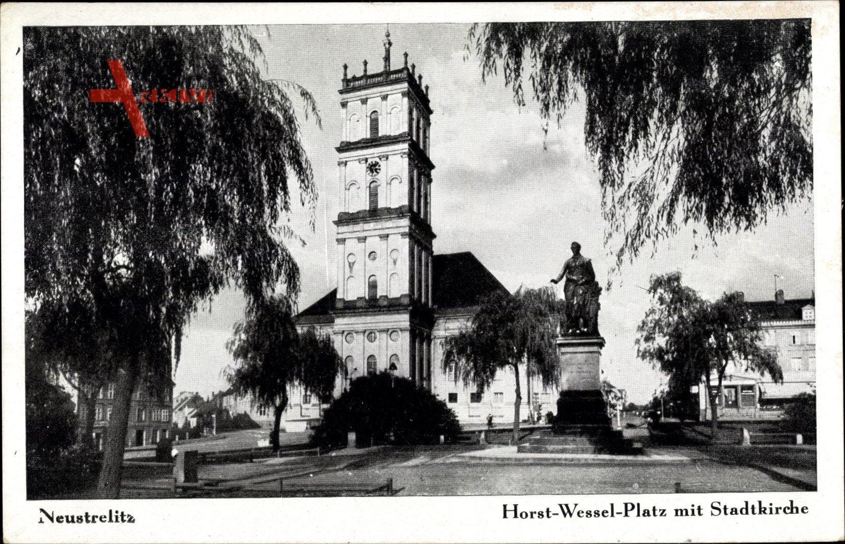 Neustrelitz am Zierker See, Blick auf den Horst Wessel Platz, Stadtkirche