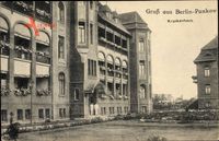 Berlin Pankow, Krankenhaus, Gebäude mit Balkonen, Garten, Eingangstür
