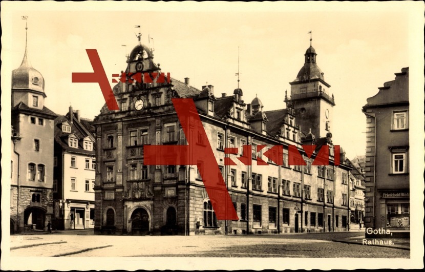 Gotha, Marktplatz mit Rathaus, Geschäfte