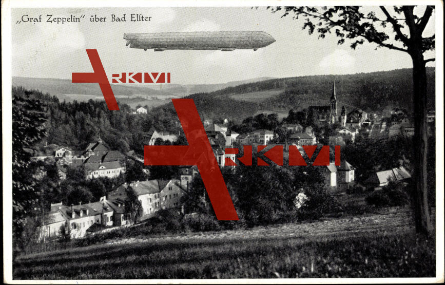 Bad Elster, Luftschiff Graf Zeppelin über dem Ort