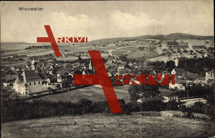 Winnweiler, Totale vom Ort, Kirche, Felder