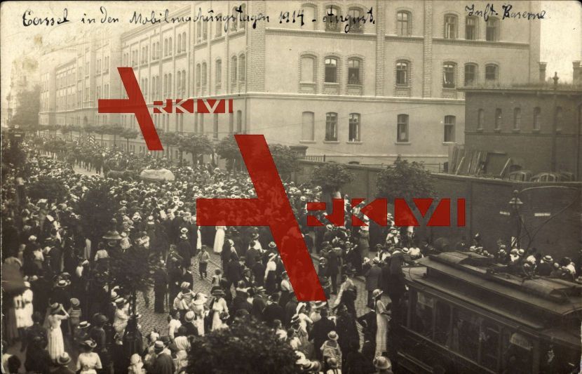 Kassel, Mobilmachungstage August 1914, Leute auf der Straße