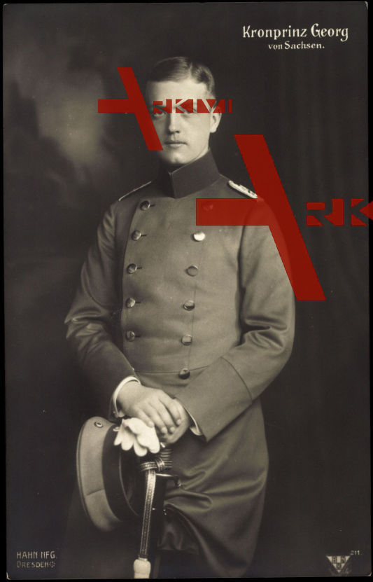 Kronprinz Georg von Sachsen, Standportrait, Säbel, Uniform, Schirmmütze
