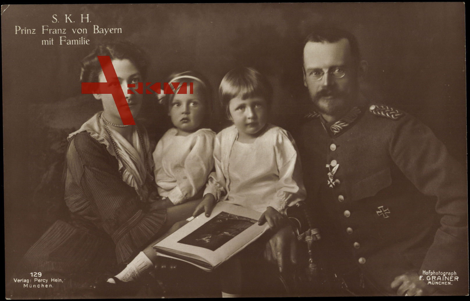 Prinz Franz von Bayern mit seiner Familie, Isabella, Ludwig, Maria