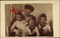 Prinzessin Oscar von Preußen mit ihren Kindern