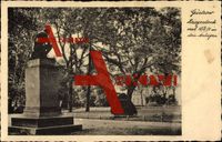Güstrow, Partie im Park mit Blick auf das Kriegerdenkmal von 1870 und 71