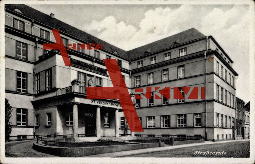 Köln Nippes, Blick auf das St. Vinzenz Hospital, Straßenseite