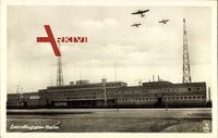 Berlin Tempelhof, Zentralflughafen mit Flugzeugen in der Luft