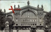 Paris, vue générale de la Gare du Nord, des passants