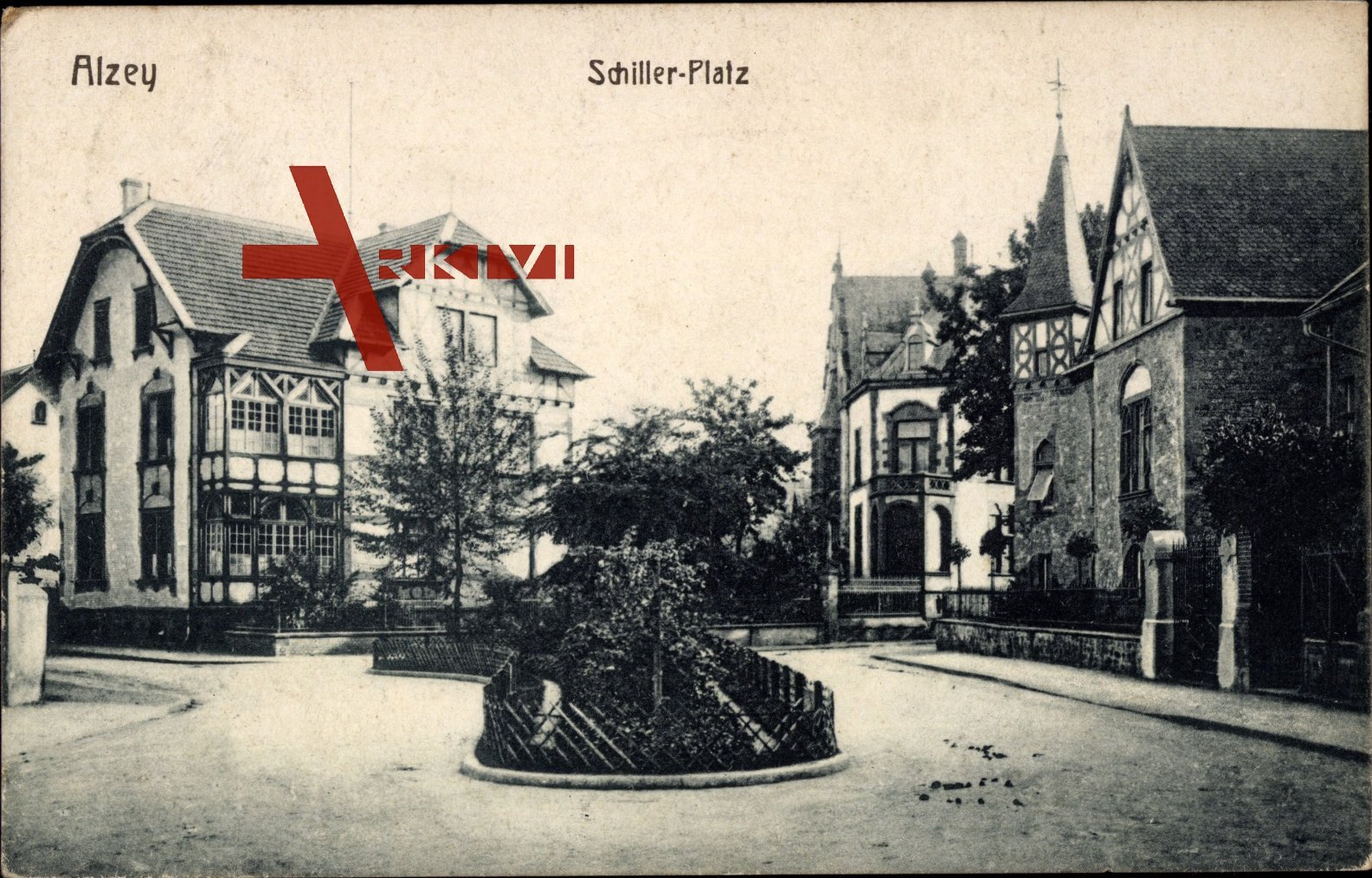 Alzey Rheinland Pfalz, Blick auf den Schiller Platz, Villen