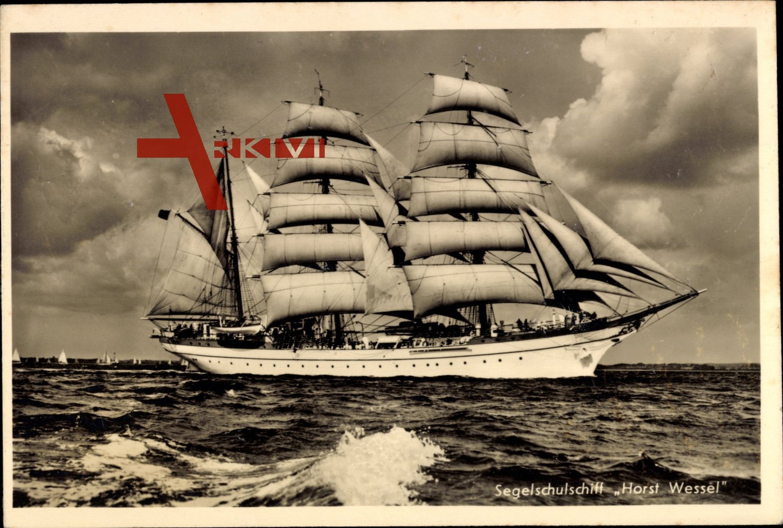 Segelschulschiff Horst Wessel bei voller Fahrt