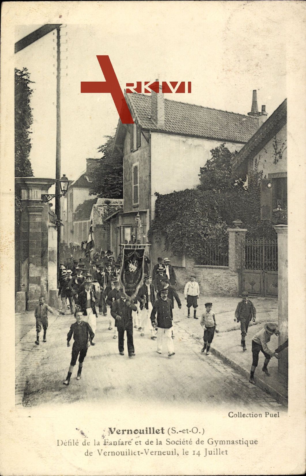 Fanfarenzug des Turnerbundes von Vernouillet Yvelines zieht durch die Straßen um 1906
