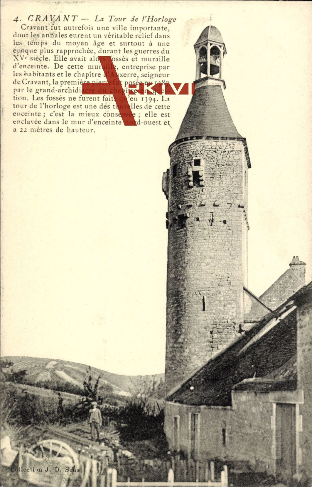 Cravant Yonne, vue générale de la Tour de l'Horloge
