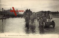 Paris, Inondation de la Seine, Janvier 1910, Le Grand Palais, Voitures