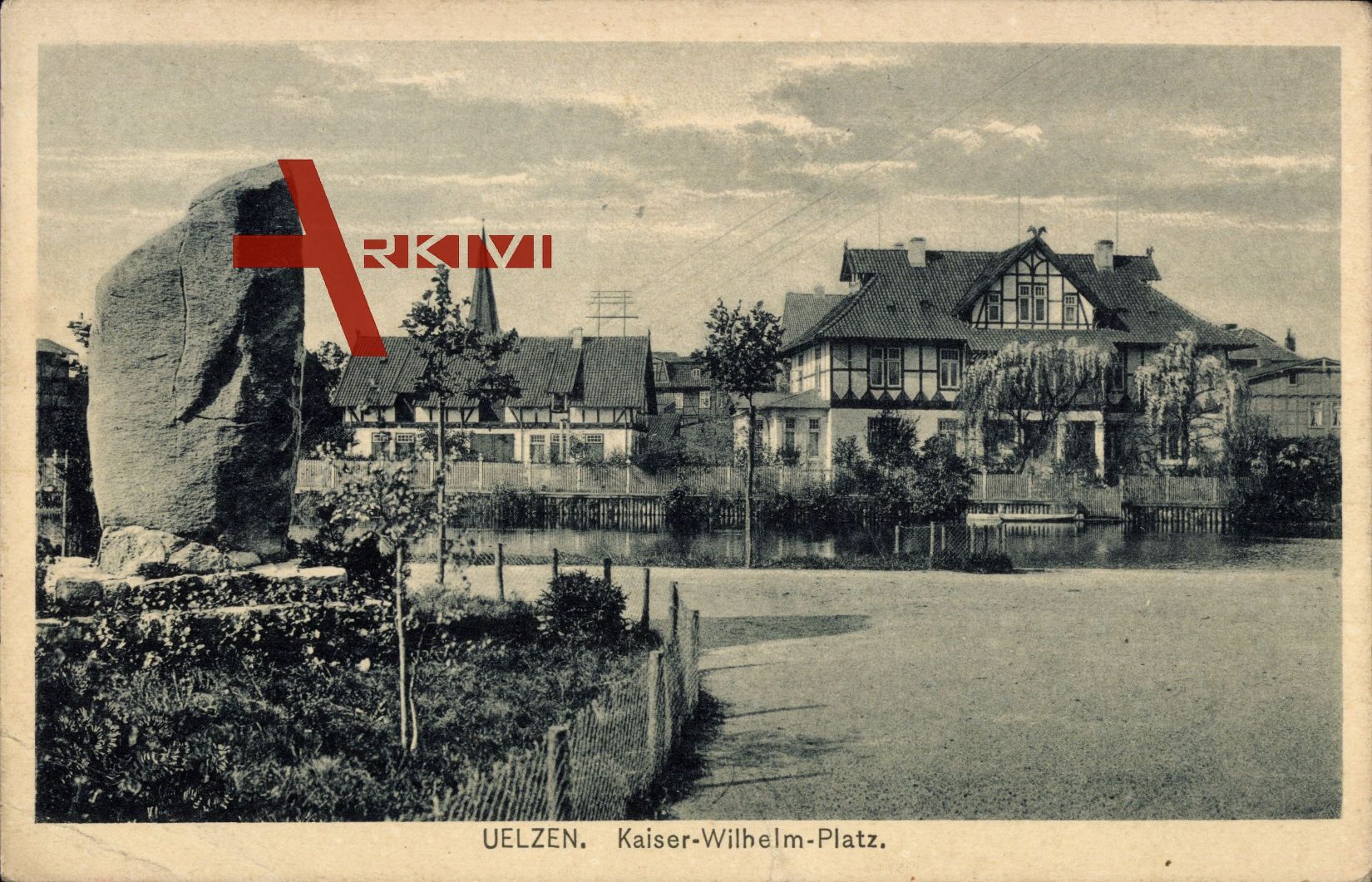 Uelzen Niedersachsen, Gedenkstein am Kaiser Wilhelm Platz, Häuser