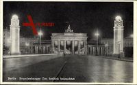 Berlin, Direkter Blick auf das Brandenburger Tor, festliche Beleuchtung