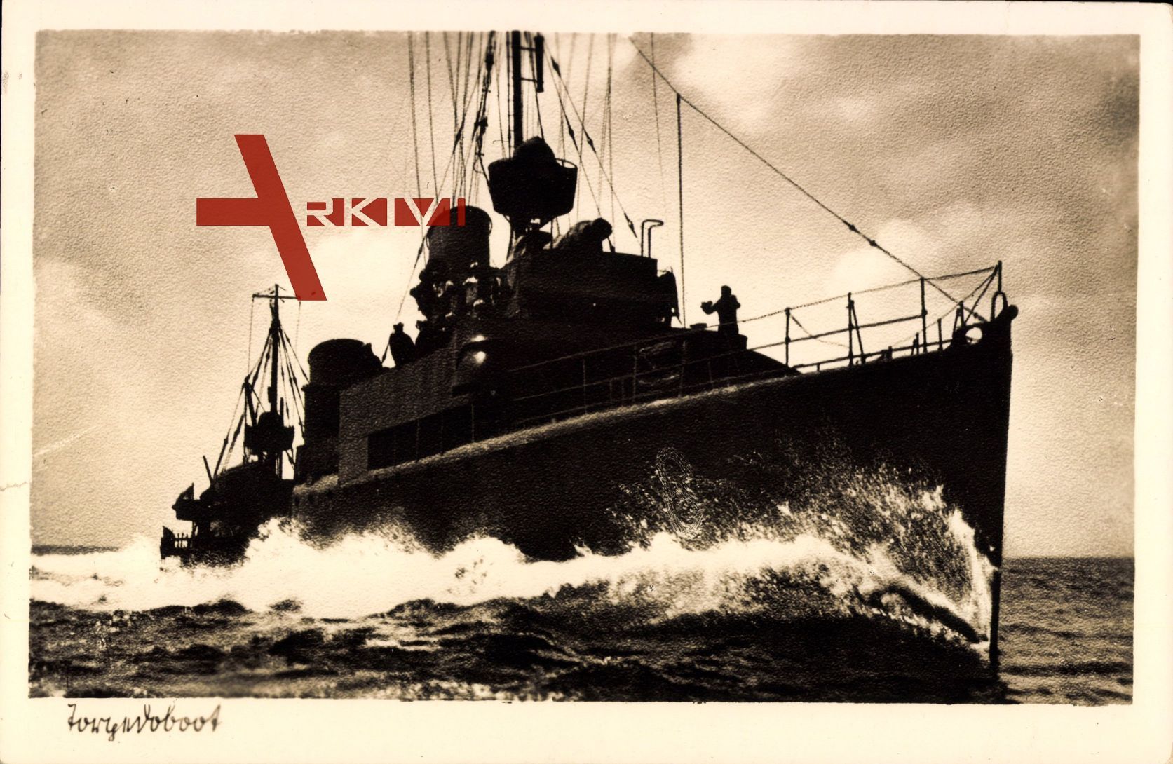 Deutsches Kriegsschiff, Torpedoboot in Fahrt, Bugansicht