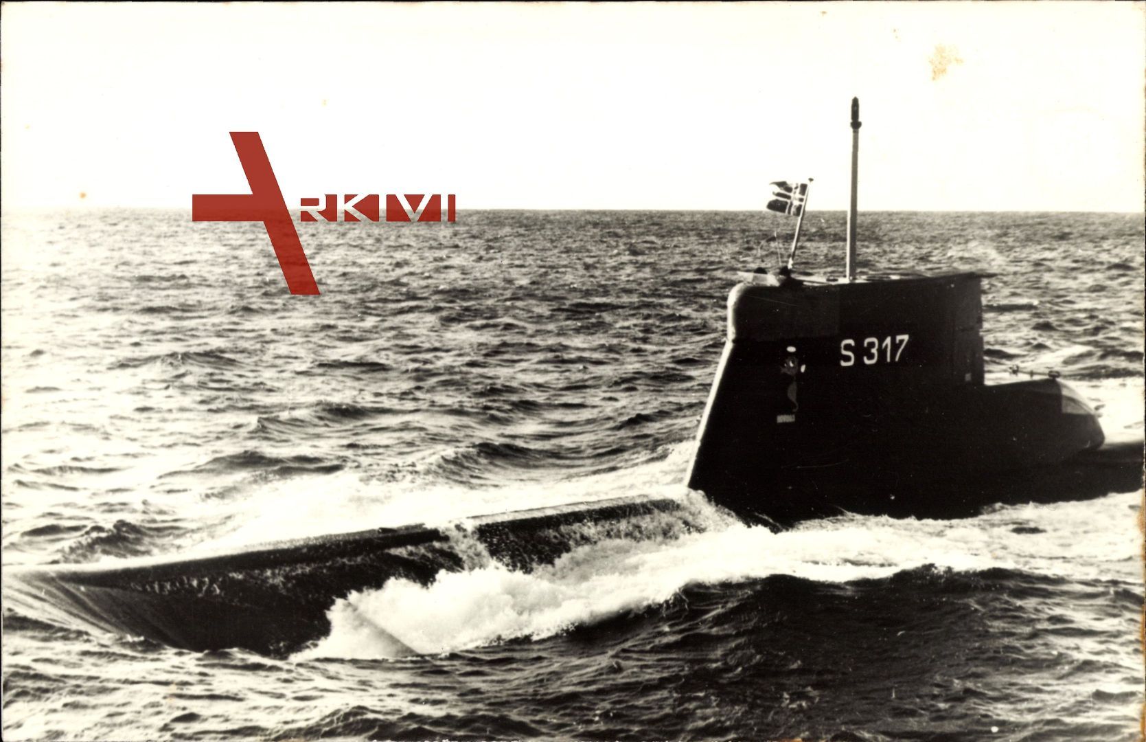 Norwegisches U Boot Kya S 317 über Wasser