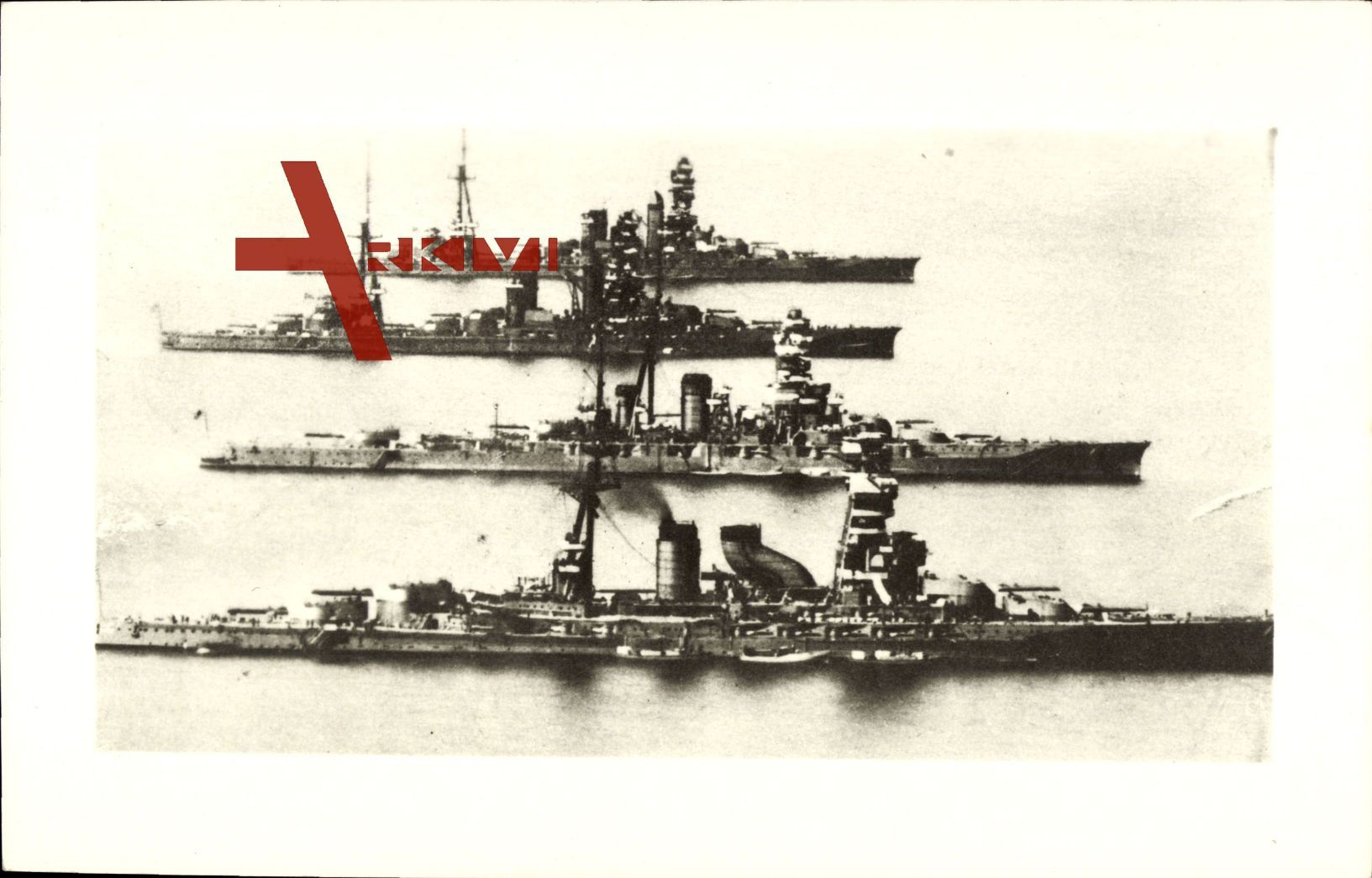 Japanische Kriegsschiffe Mutsu, Kongo, Ise und Hyuga