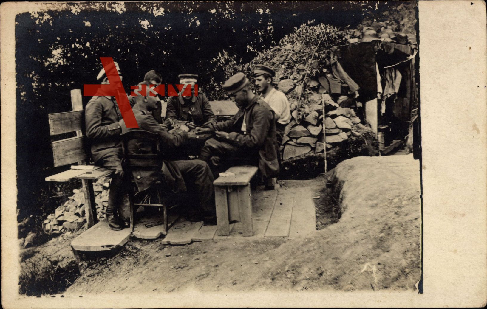 Deutsche Soldaten sitzen am Tisch, Erster Weltkrieg