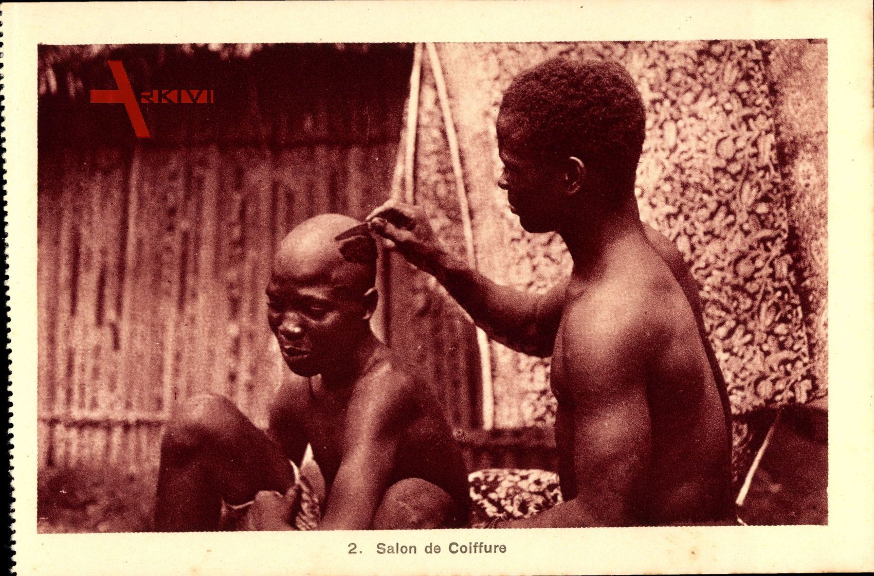 Salon de Coiffure, zwei Männer beim Frisieren