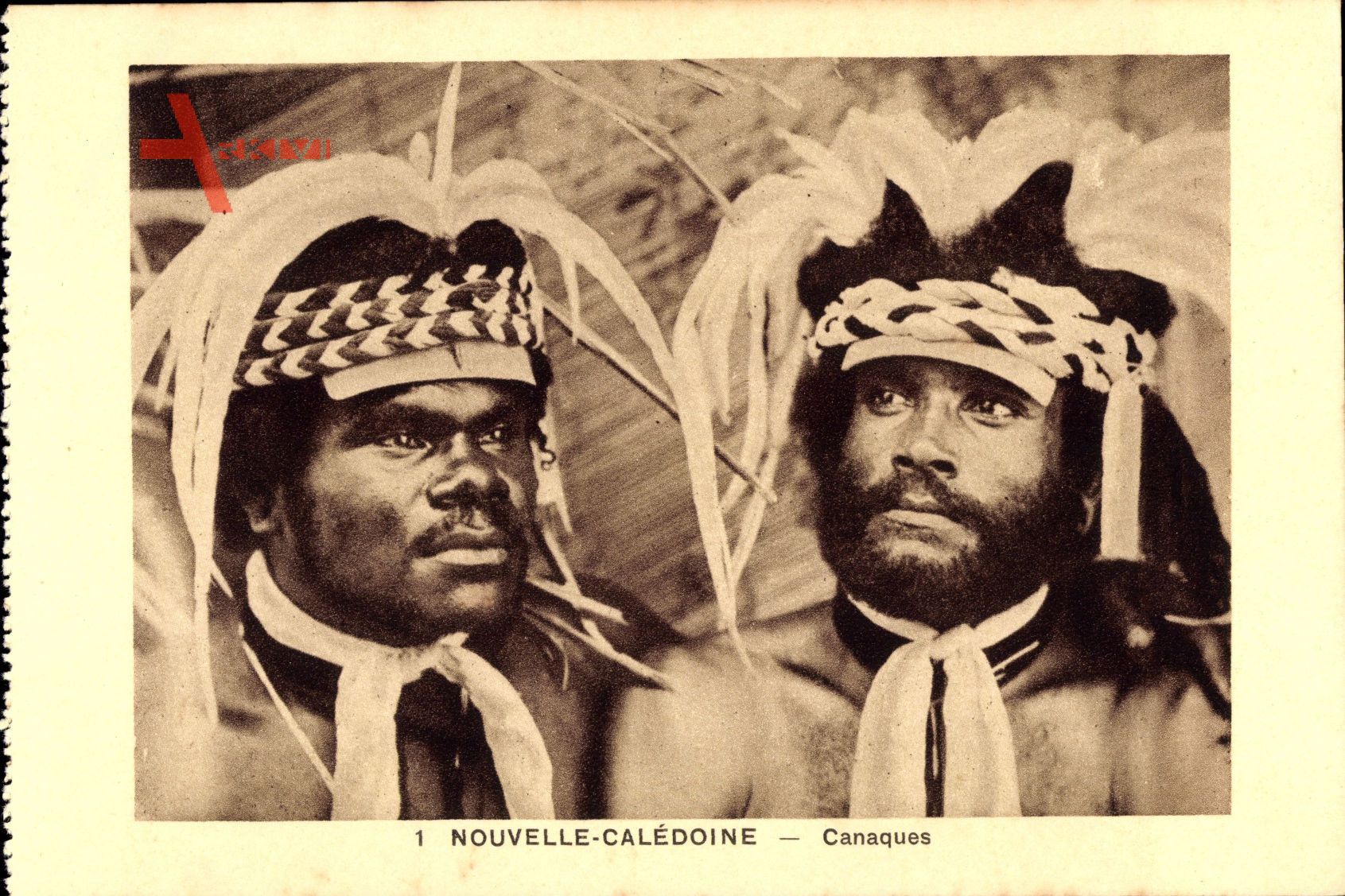 Neukaledonien, Canaques, zwei Eingeborene in Tracht, Federschmuck