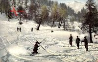 Skisport, Kind übt den Telemarkschwung, Winterlandschaft, Schnee