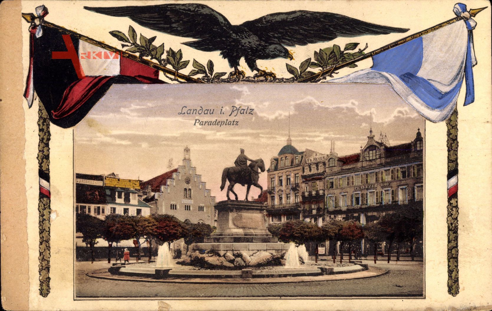 Landau in der Pfalz, Blick auf den Paradeplatz, Reiterstandbild, Fahnen