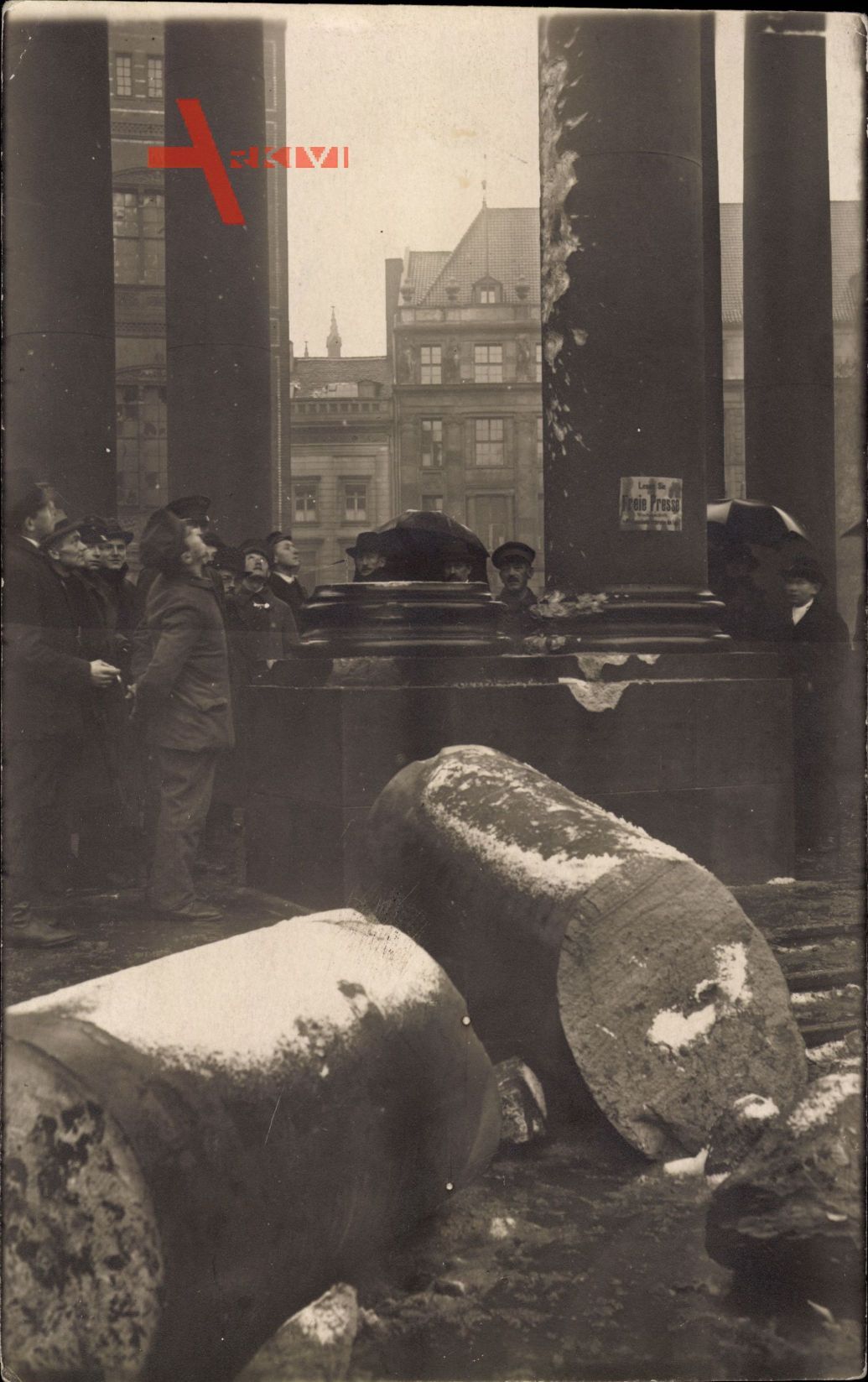 Berlin, Straßenkämpfe 1919, Gesprengte Kolumne, Passanten