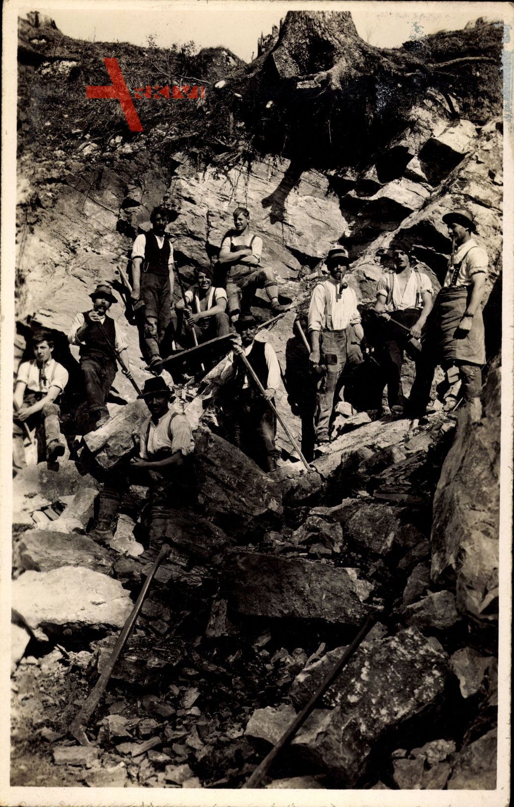 Männer bei der Arbeit im Steinbruch, Werkzeug