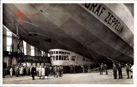 Graf Zeppelin startbereit in der Halle, LZ 127, Starrluftschiff, Zuschauer