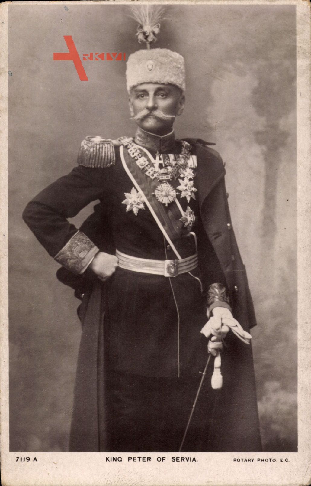König Peter I. von Jugoslawien, Serbien, Uniform, Mütze, Säbel