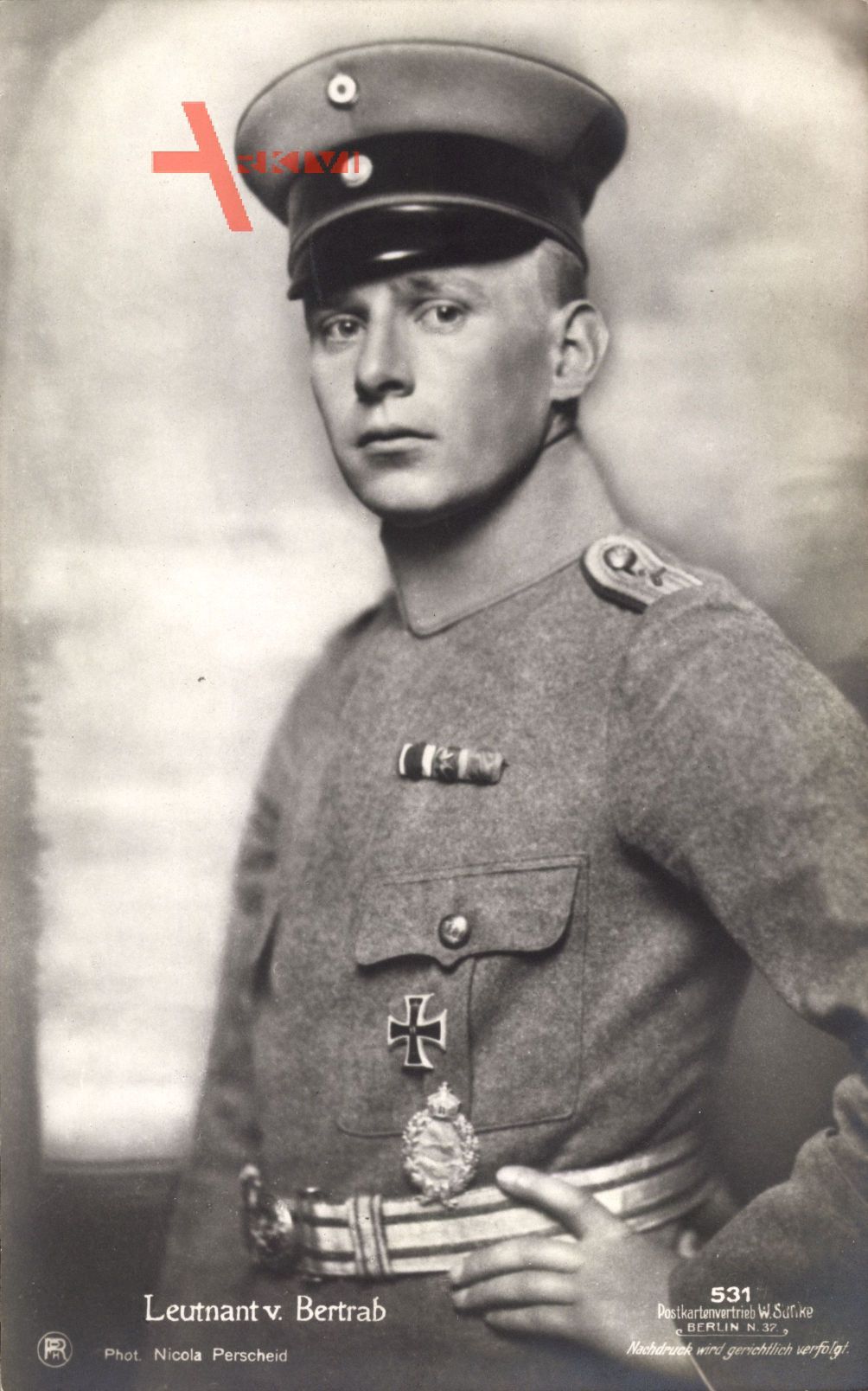 Leutnant Joachim von Bertrab, Uniform, Schirmmütze, Sanke 531