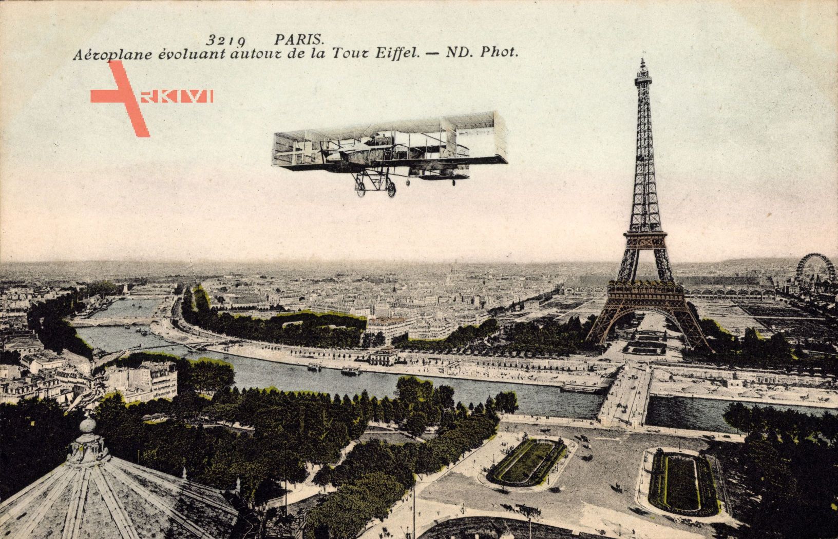 Paris, Aéroplane évoluant autor de la Tour Eiffel, Eiffelturm, Flugzeug