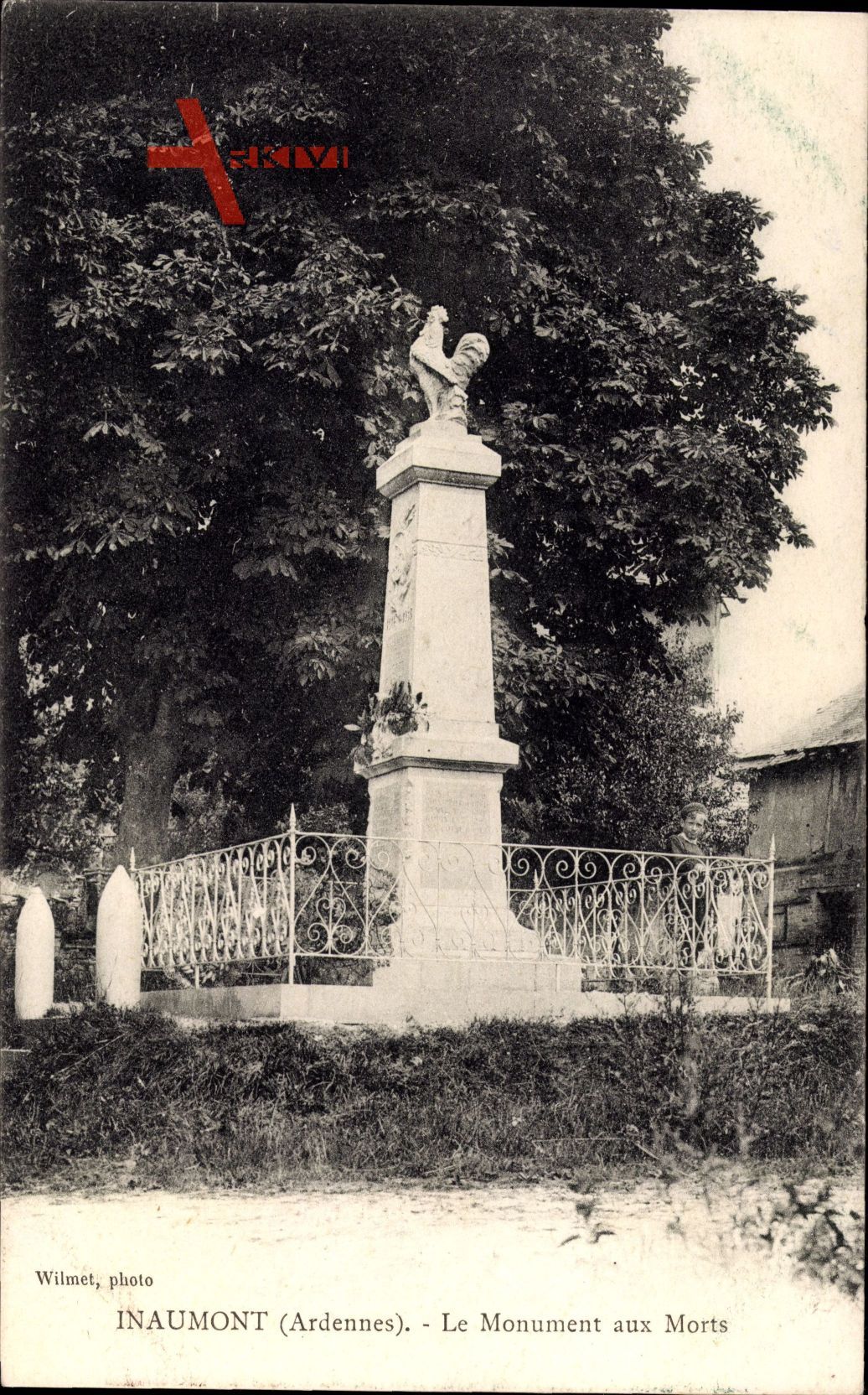 Inaumont Ardennes, Le Monument aux Morts, Eingezäuntes Denkmal
