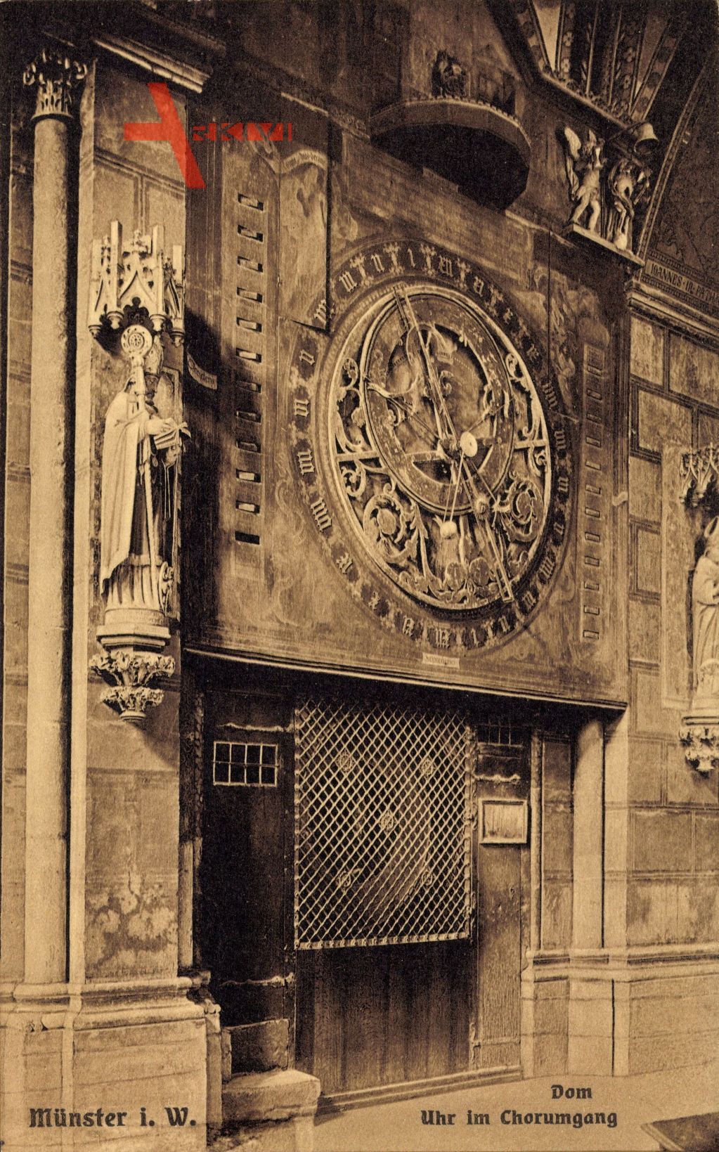 Münster in Westfalen, Dom, Blick auf die Uhr im Chorumgang