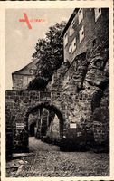 Quedlinburg im Harz, Wegpartie mit Eingang zum Schloss, Torbogen, Fels