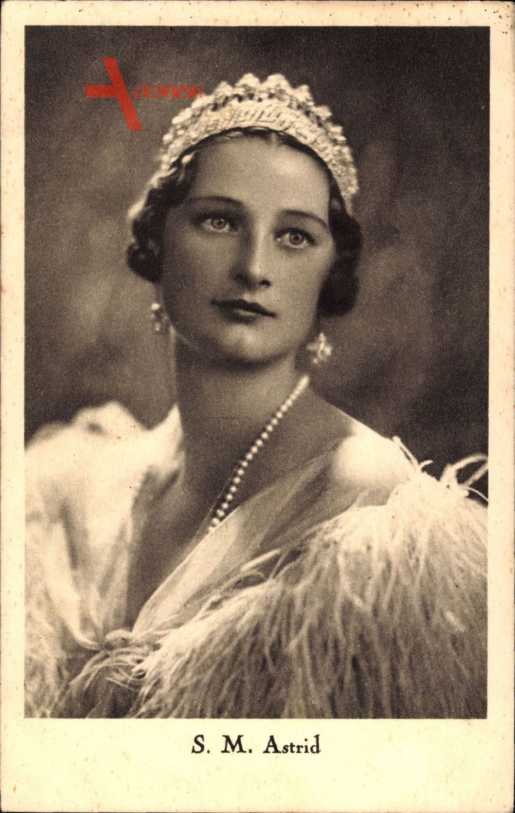 Königin Astrid von Schweden, Königin von Belgien, Portrait, Diadem