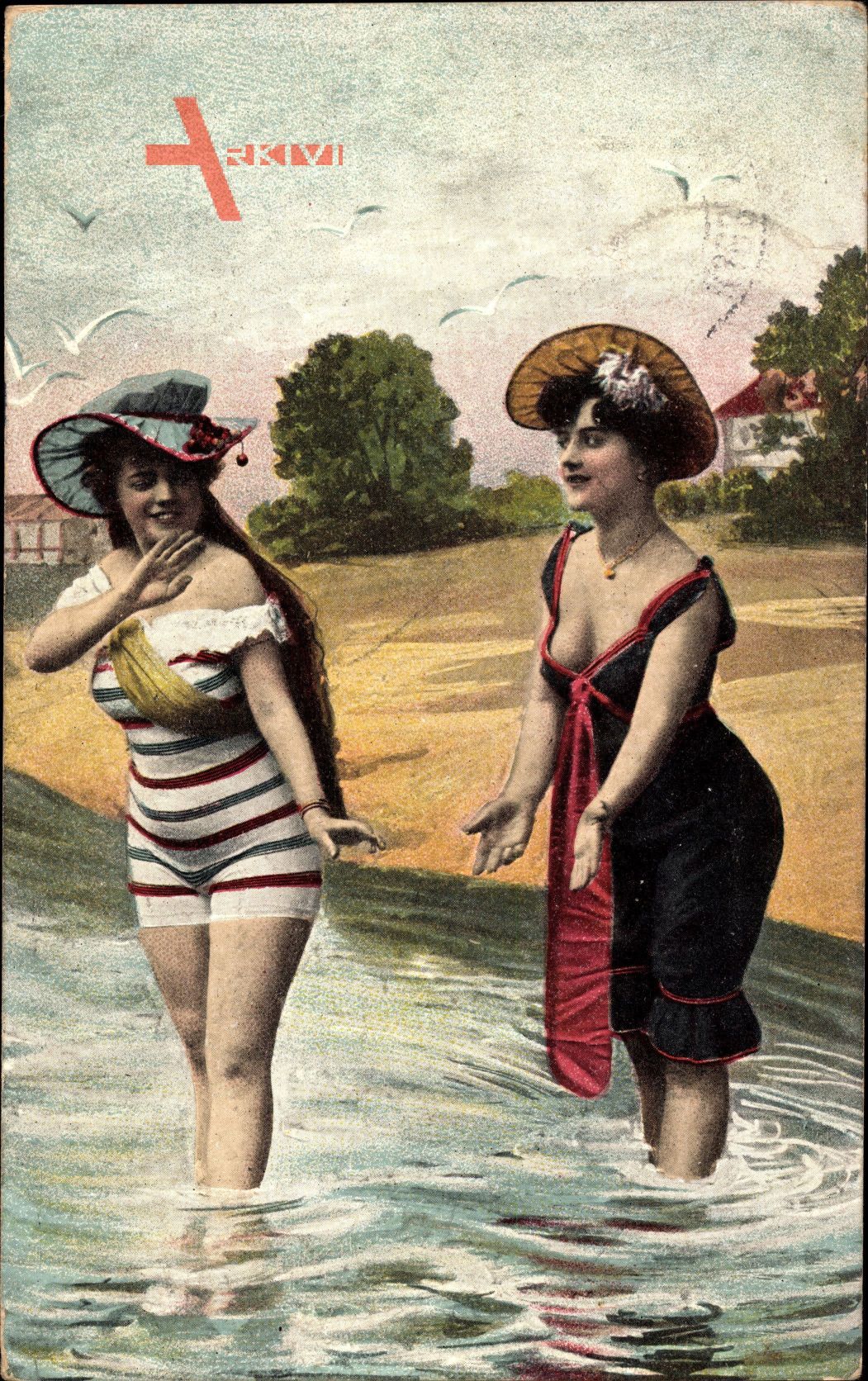 Zwei Frauen in Badekleidern im Wasser, Strand, Brüste, Beine